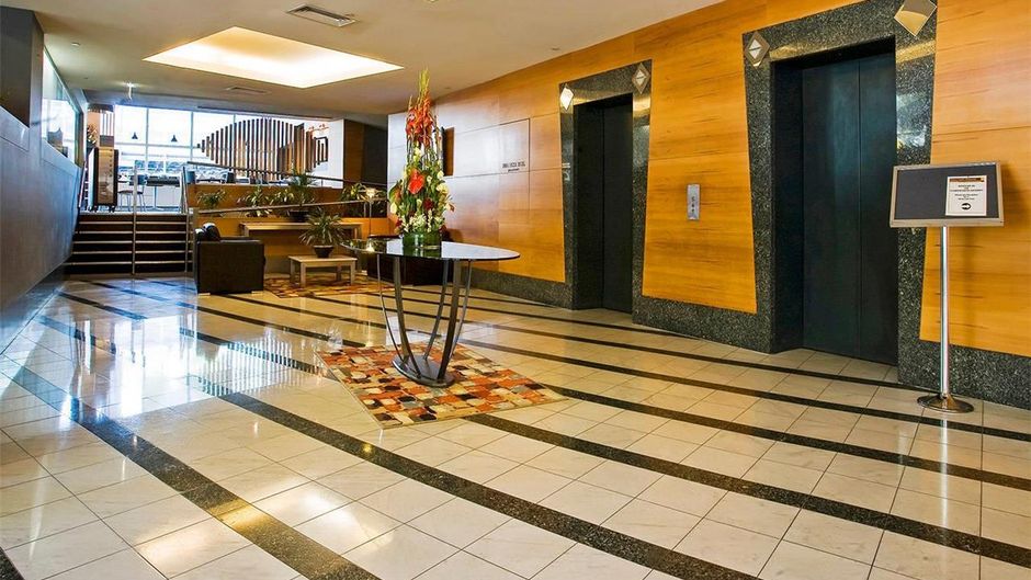Clarion Suites Gateway Lobby