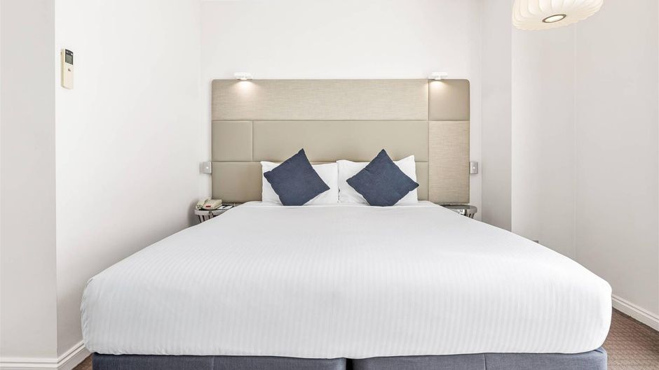Clarion Suites Gateway Room