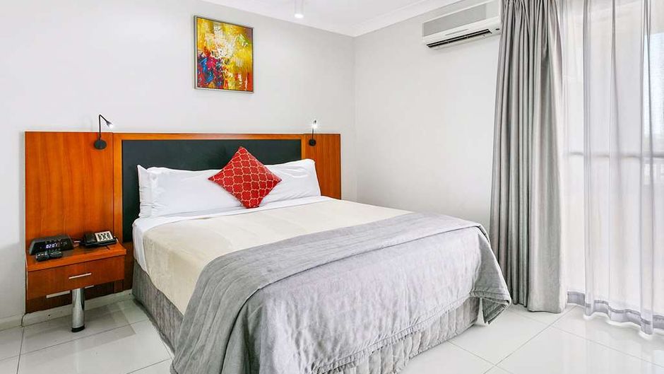 Comfort Inn & Suites Burwood Room