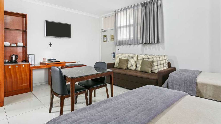 Comfort Inn & Suites Burwood Room