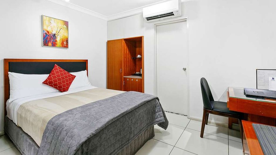 Comfort Inn & Suites Burwood Room