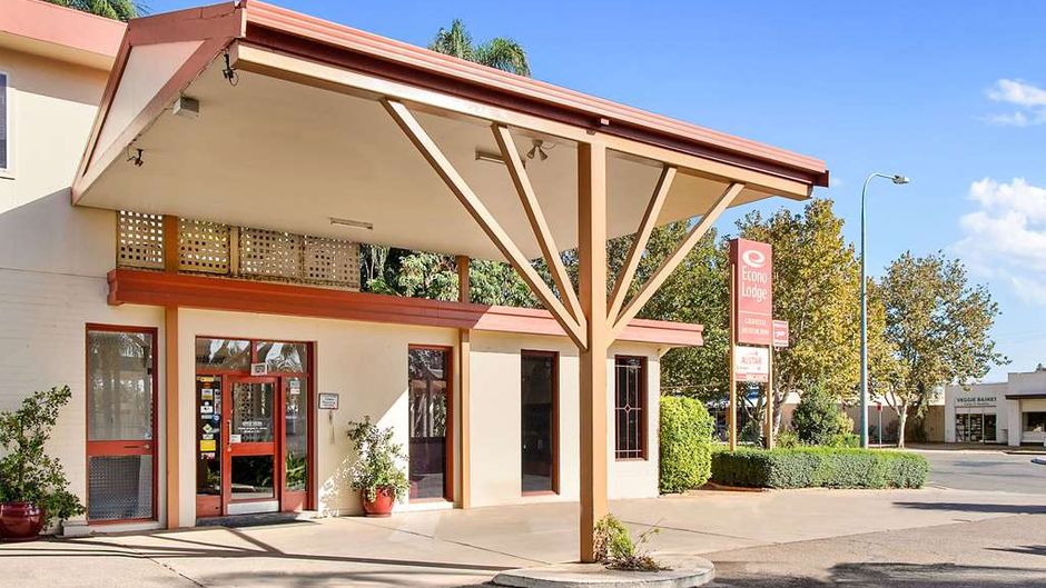 Econo Lodge Griffith Motor Inn Exterior