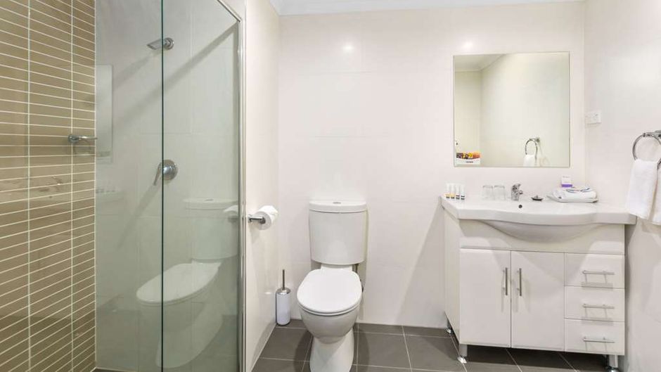 Quality Suites Pioneer Sands Suite
