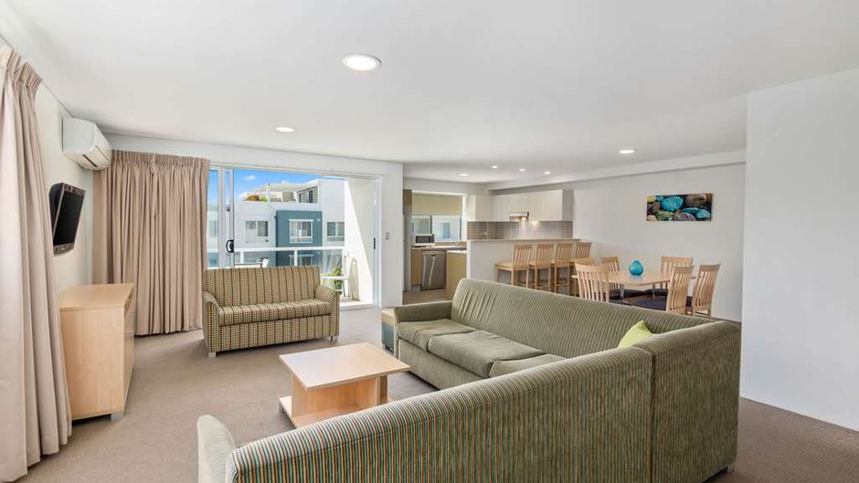 Quality Suites Pioneer Sands Suite