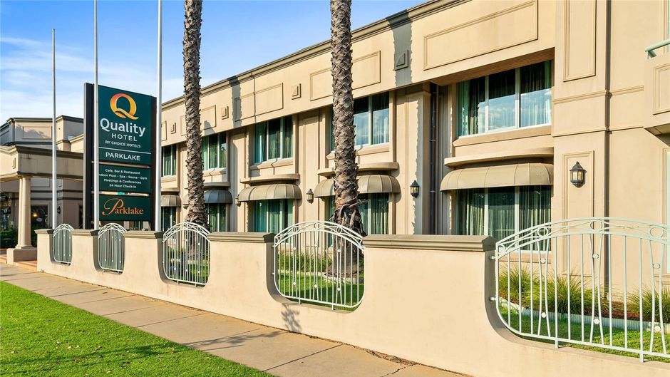 Quality Hotel Parklake Shepparton Exterior