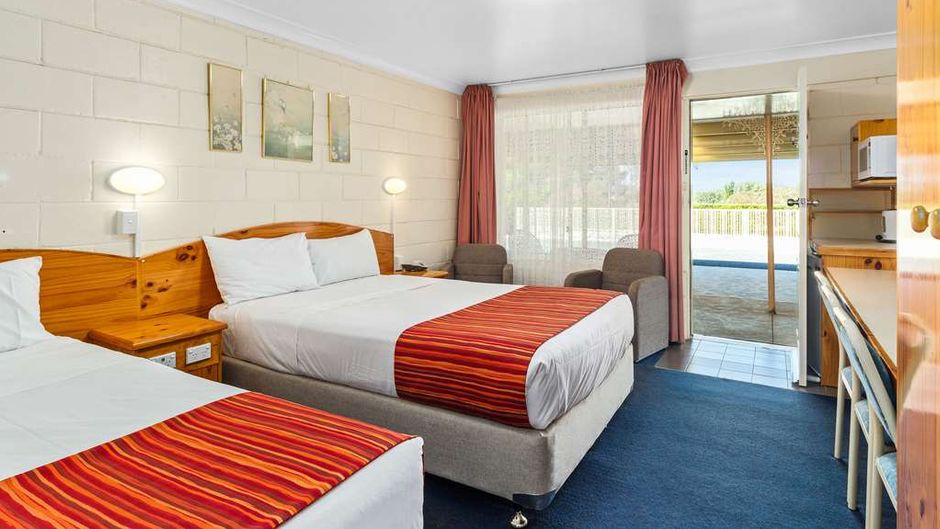 Econo Lodge Alabaster Room