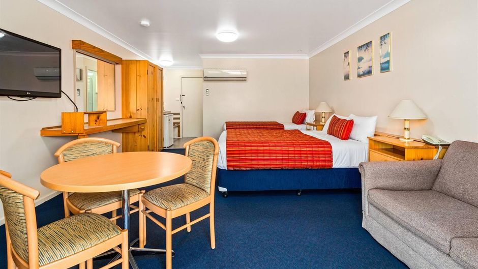 Econo Lodge Alabaster Room