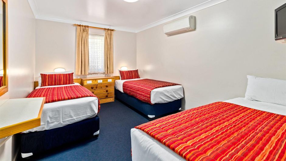 Econo Lodge Alabaster Room