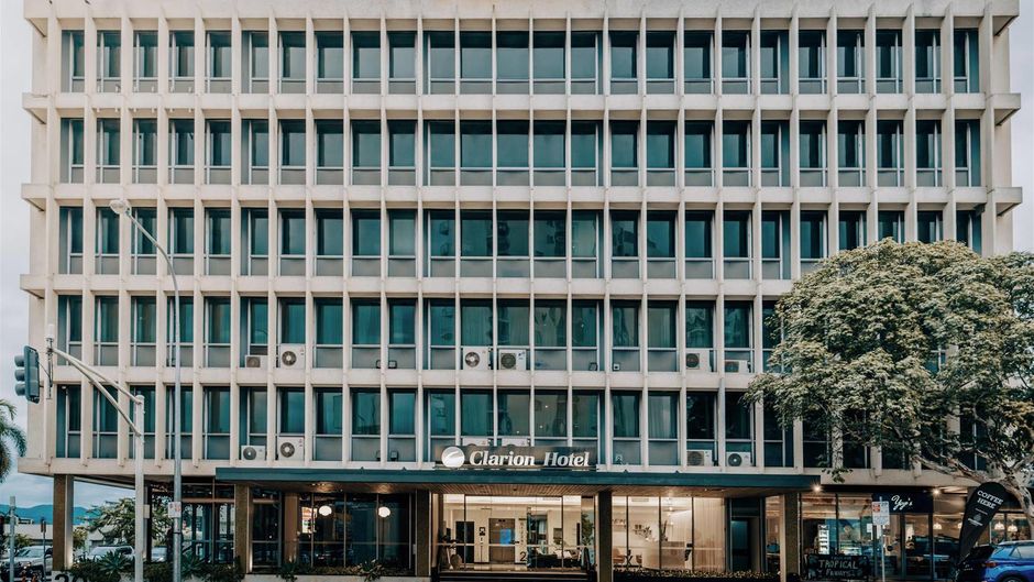Clarion Hotel Townsville Exterior