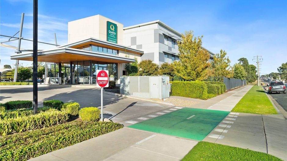 Quality Hotel Rules Club Wagga Exterior