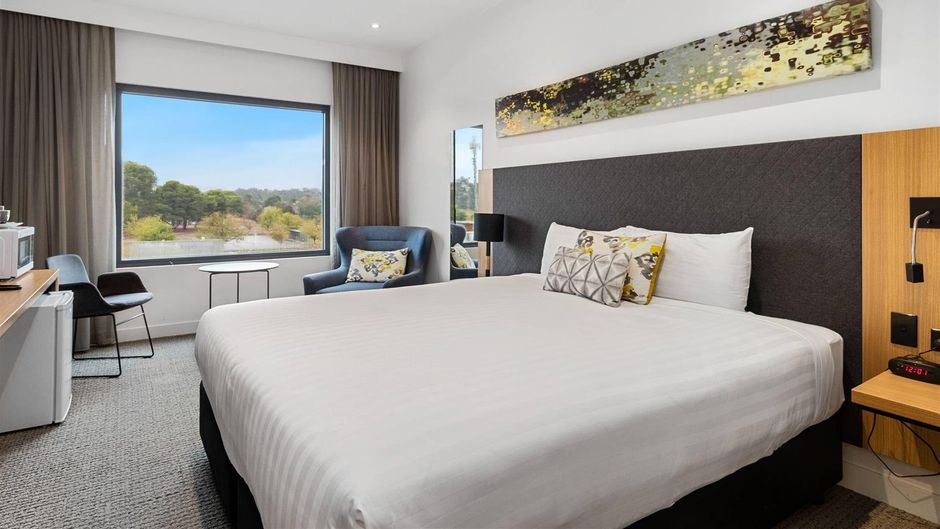 Quality Hotel Rules Club Wagga Room