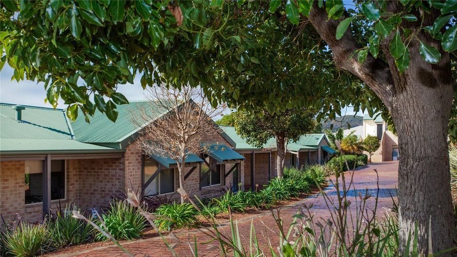 Quality Suites Banksia Gardens Exterior