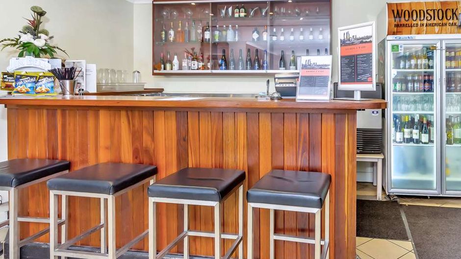 Comfort Inn & Suites Goodearth Restaurant
