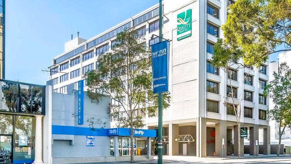 Quality Hotel Ambassador Perth Exterior
