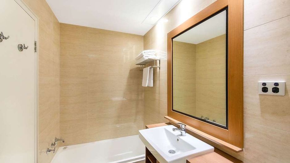 Quality Hotel Ambassador Perth Room