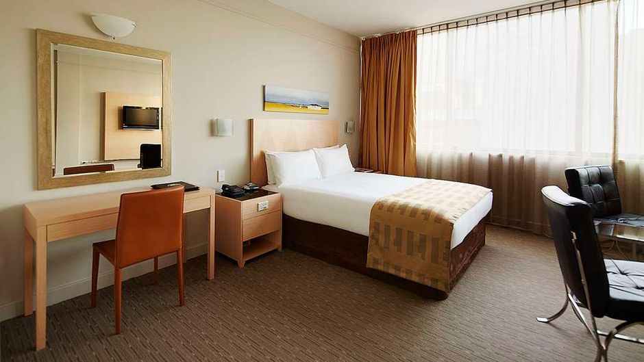 Quality Hotel Ambassador Perth Room