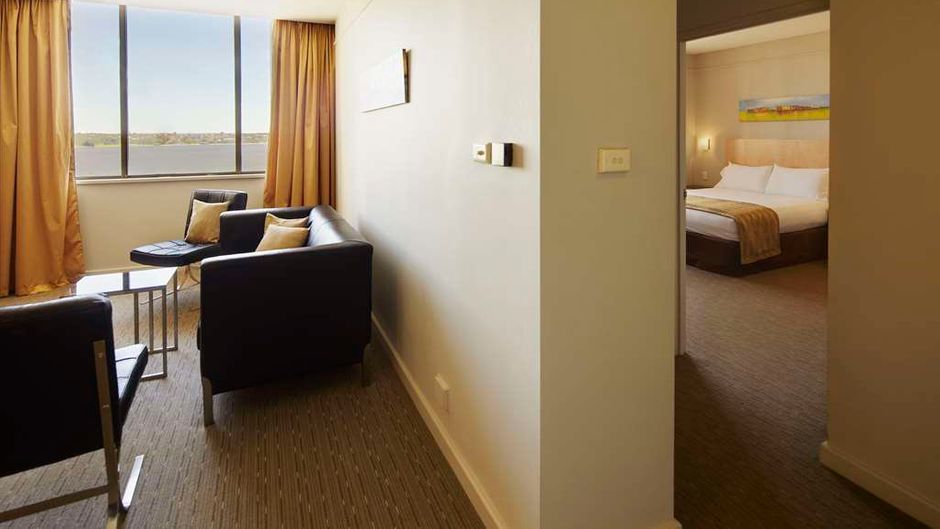 Quality Hotel Ambassador Perth Suite