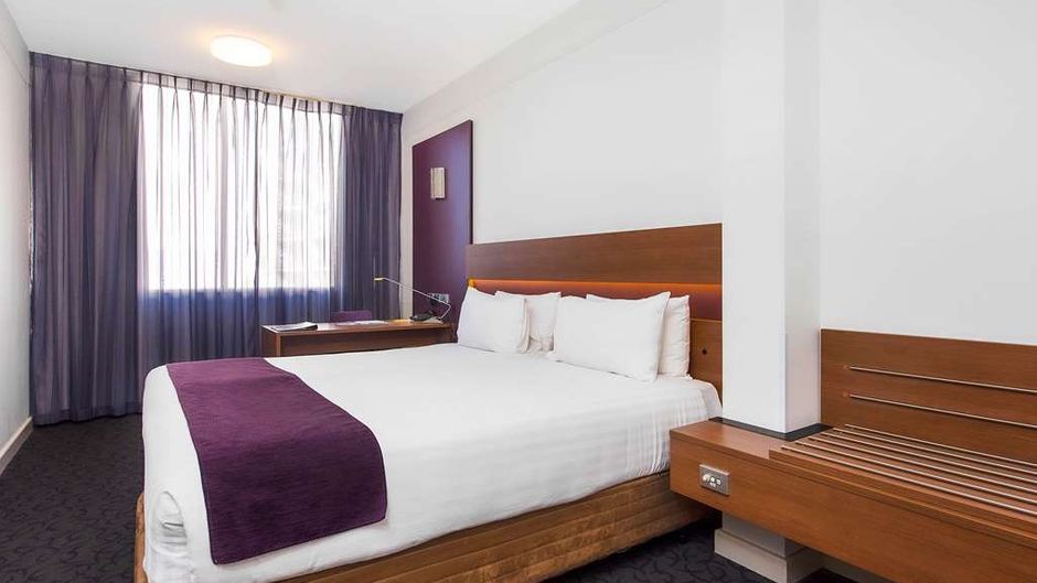 Quality Hotel Ambassador Perth Room