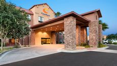 Comfort Suites