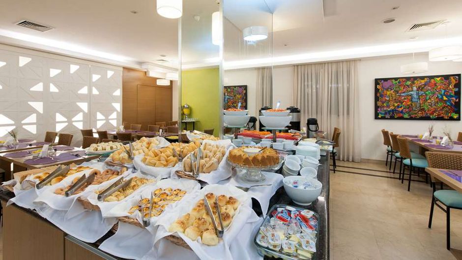 Quality Suites Oscar Freire Restaurant