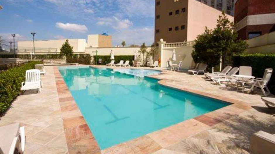 Quality Suites Vila Olimpia Pool