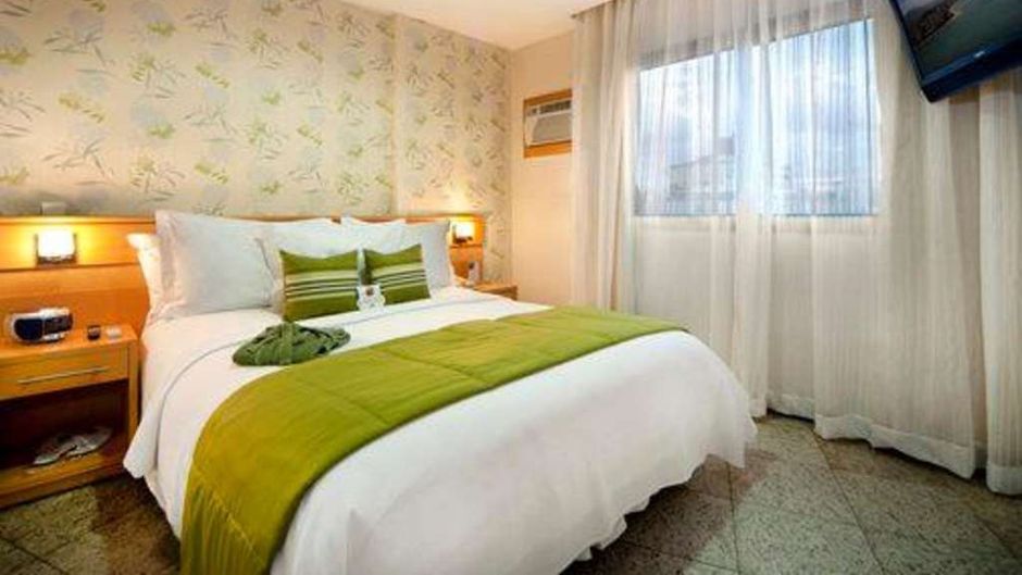 Quality Suites Vila Velha Room