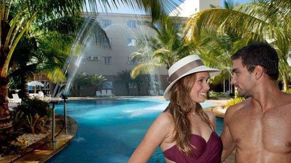 Comfort Suites Flamboyant Pool