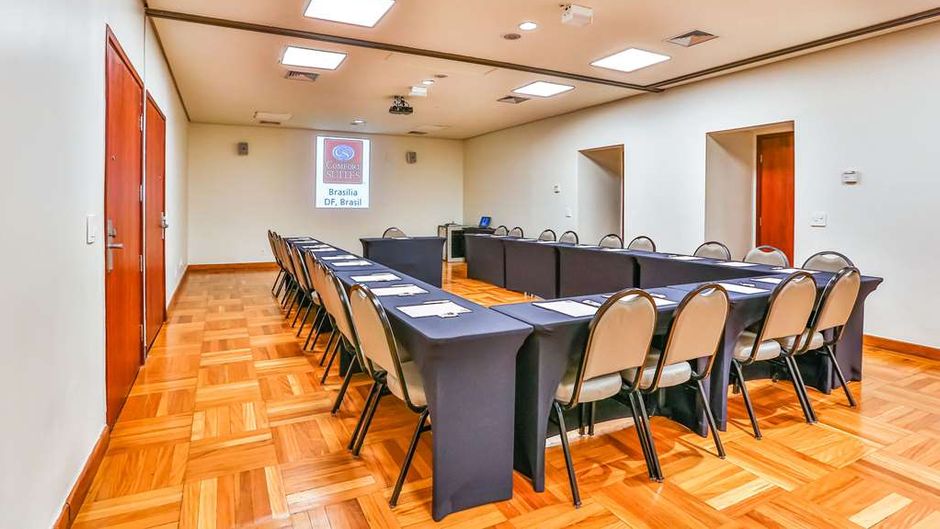 Comfort Suites Brasilia Meeting