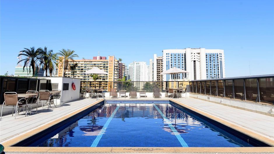 Comfort Suites Brasilia Pool