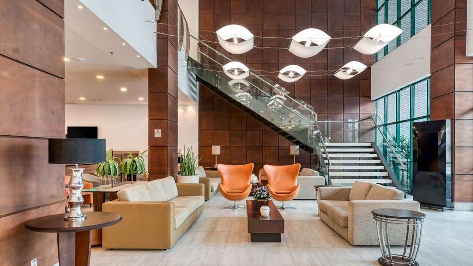 Comfort Suites Vitoria Lobby
