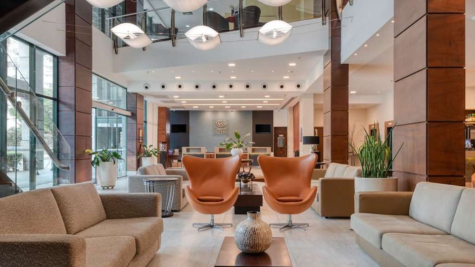 Comfort Suites Vitoria Lobby