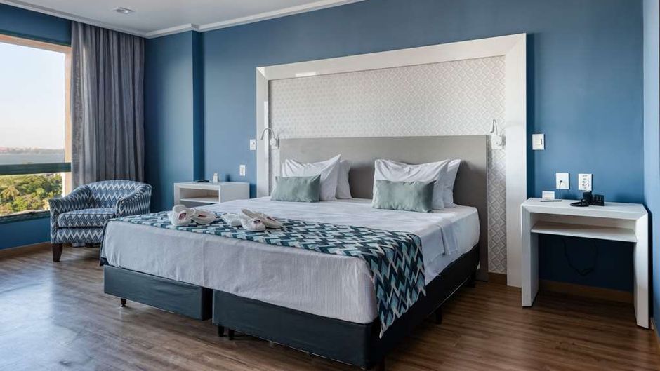 Comfort Suites Vitoria Room