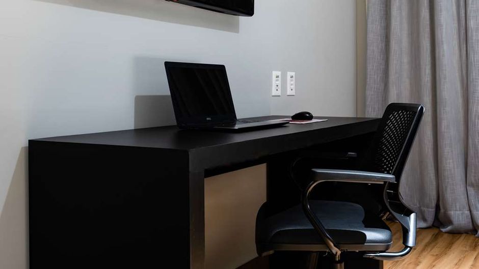 Comfort Suites Vitoria Room