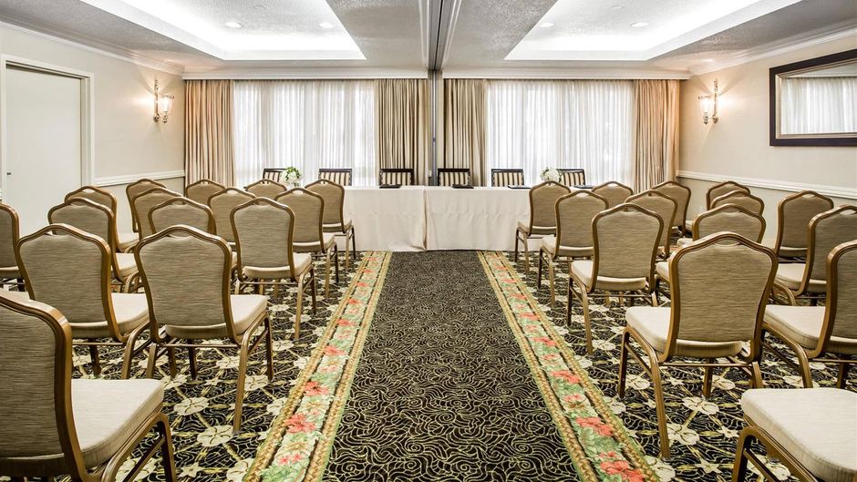 Comfort Suites Paradise Island Meeting