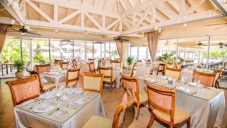 Comfort Suites Paradise Island Restaurant