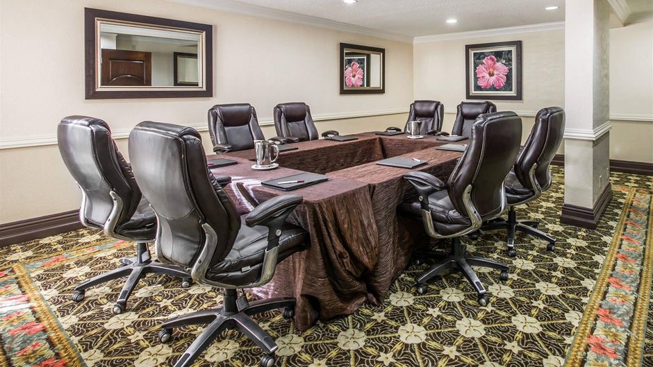 Comfort Suites Paradise Island Meeting
