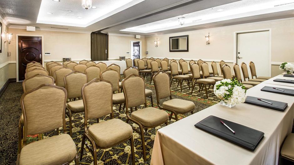 Comfort Suites Paradise Island Meeting