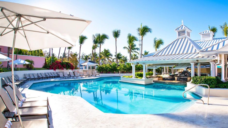 Comfort Suites Paradise Island Pool