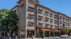 Comfort Suites