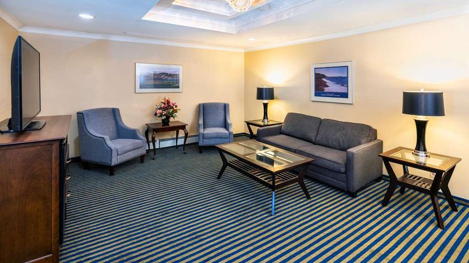 Quality Inn Garden of the Gulf Suite