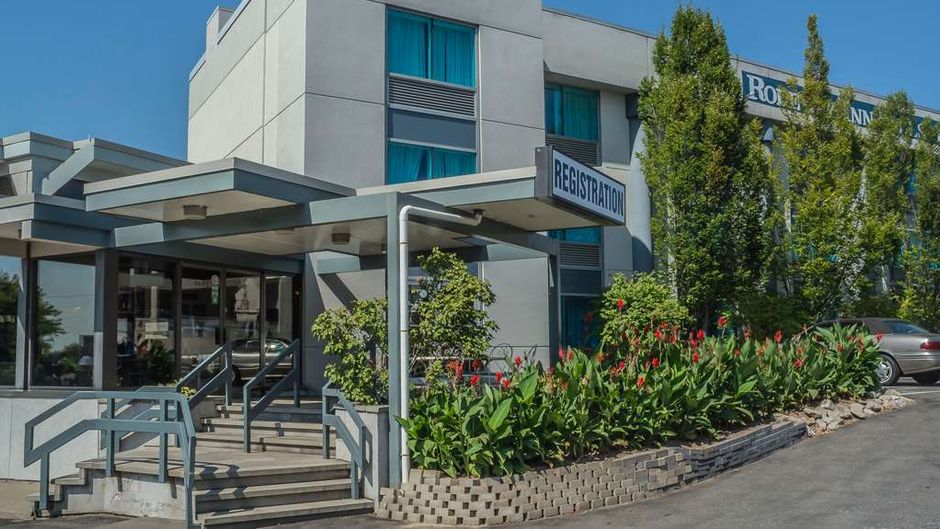 Rodeway Inn Fallsview Exterior