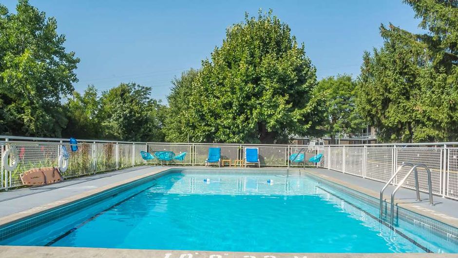 Rodeway Inn Fallsview Pool