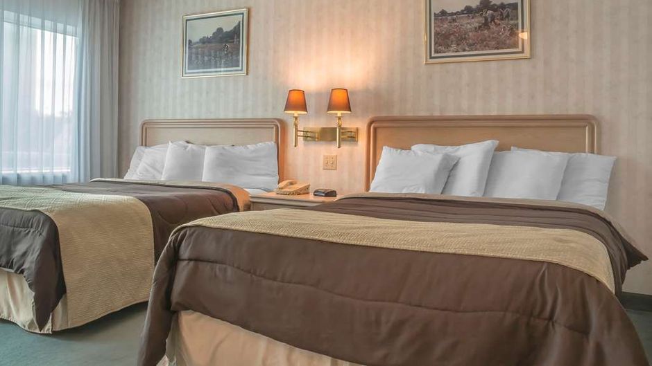 Rodeway Inn Fallsview Room