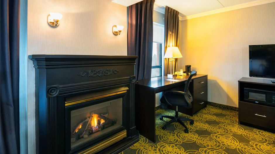 Comfort Hotel & Suites Peterborough Suite