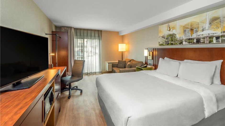 Comfort Inn Winnipeg Airport Room