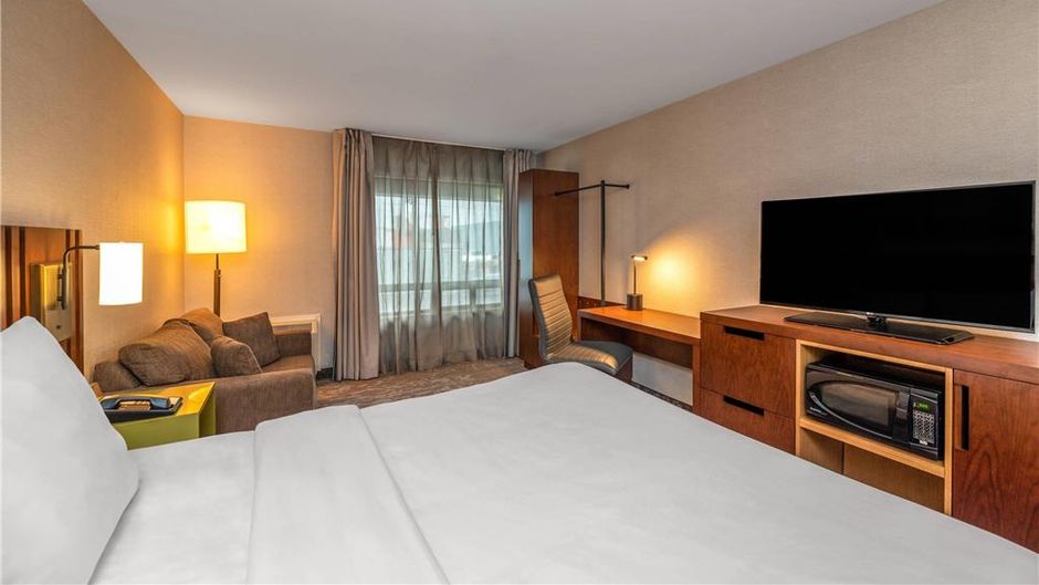 Comfort Inn Winnipeg Airport Room