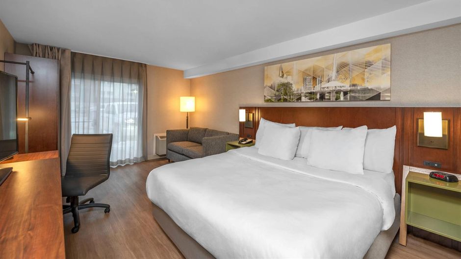 Comfort Inn Winnipeg Airport Suite