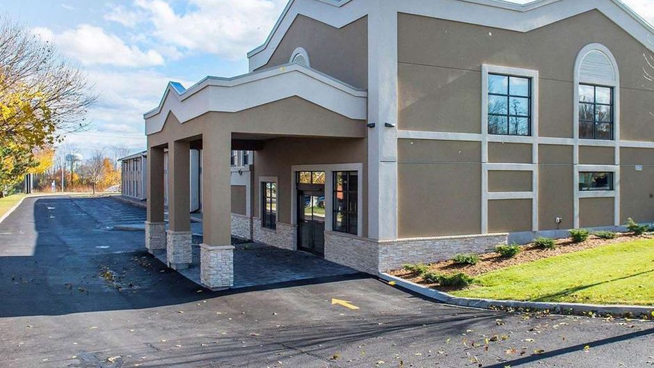 Comfort Inn Brockville Exterior