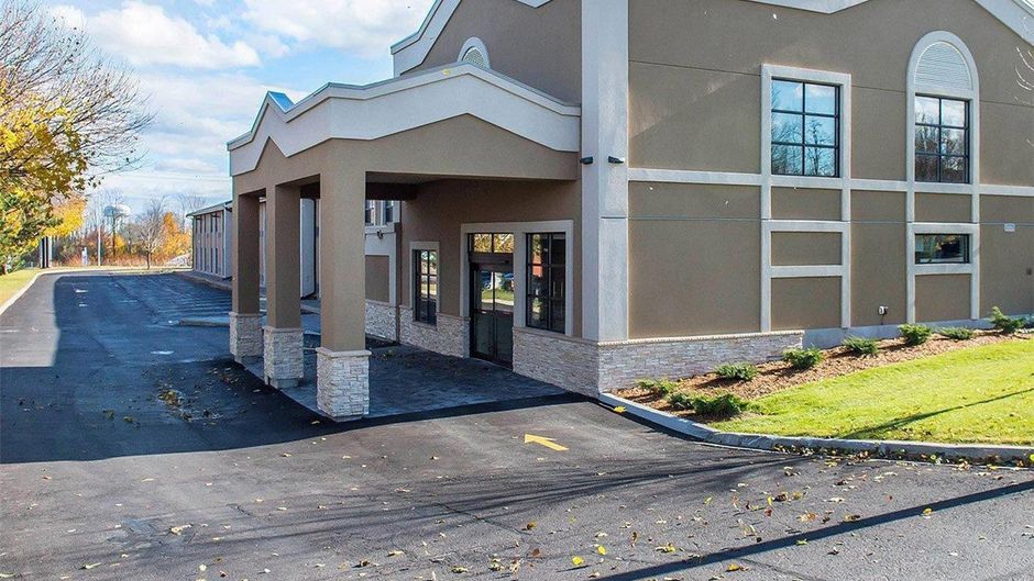 Comfort Inn Brockville Exterior