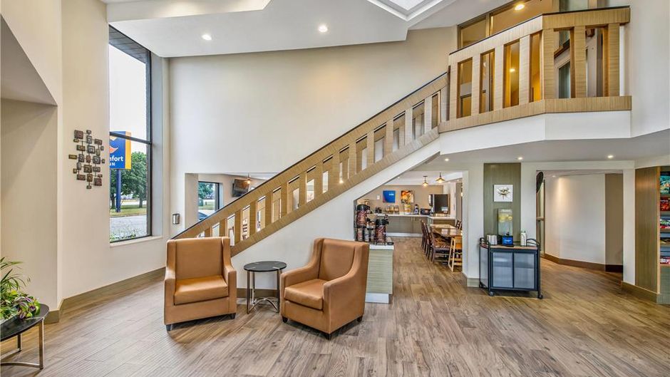 Comfort Inn Lobby